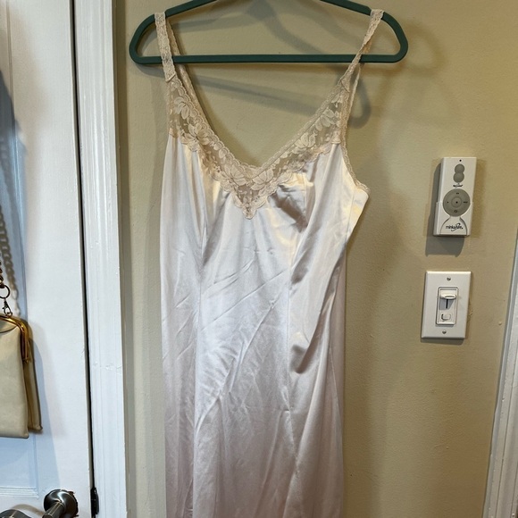 1920’s Vintage Lace Dress with Slip. - Picture 7 of 9